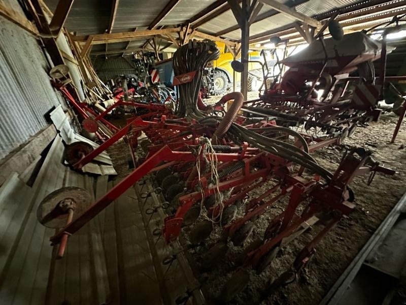 Einzelkornsägerät van het type Kuhn BTFR4500DD, Gebrauchtmaschine in PONTIVY (Foto 7)