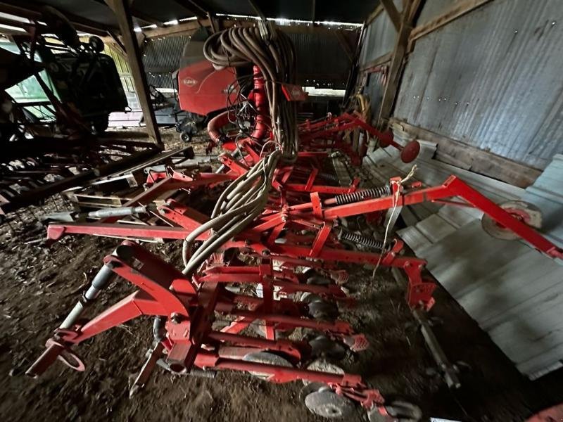 Einzelkornsägerät van het type Kuhn BTFR4500DD, Gebrauchtmaschine in PONTIVY (Foto 3)