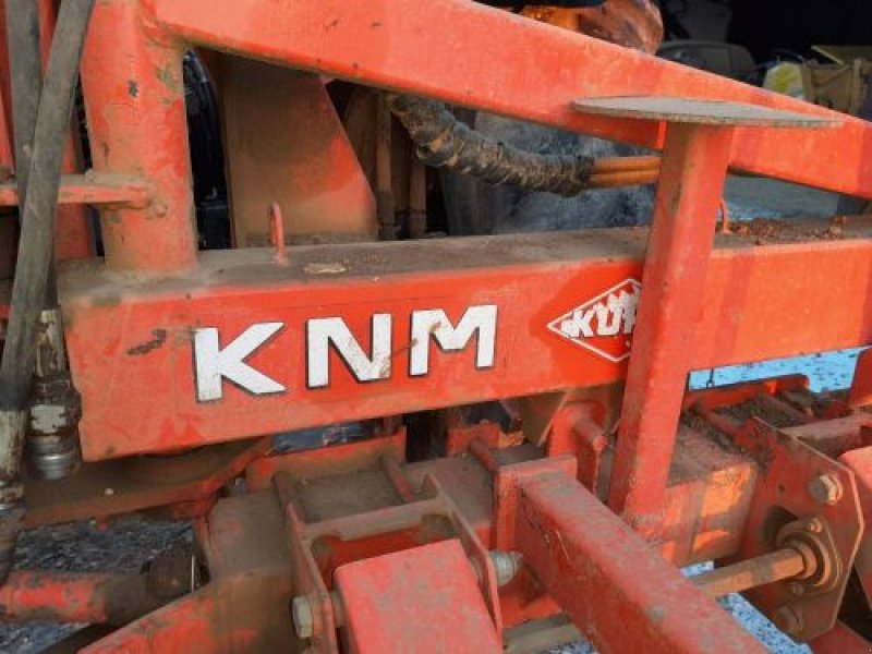 Einzelkornsägerät tip Kuhn KNM, Gebrauchtmaschine in Belleville sur Meuse (Poză 9)