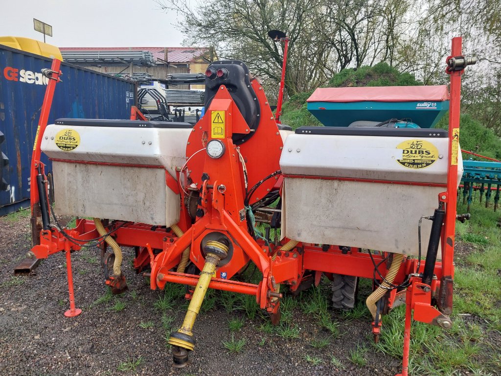 Einzelkornsägerät del tipo Kuhn Maxima 4 rangs, Gebrauchtmaschine In MANDRES-SUR-VAIR (Immagine 1)