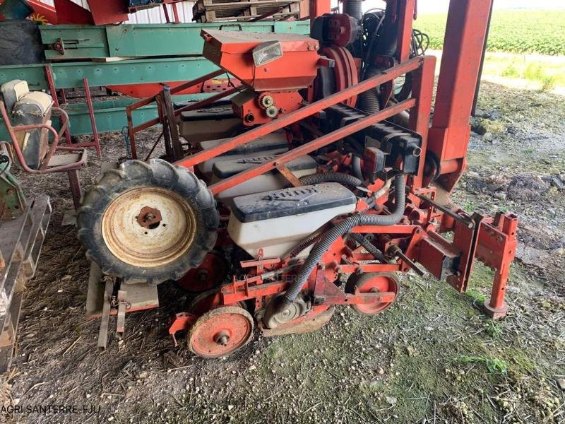 Einzelkornsägerät van het type Kuhn PLANTER 3, Gebrauchtmaschine in ROYE (Foto 8)