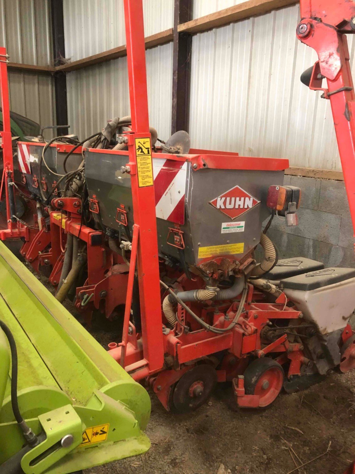 Einzelkornsägerät tipa Kuhn Planter 6 rangs, Gebrauchtmaschine u Le Horps (Slika 2)