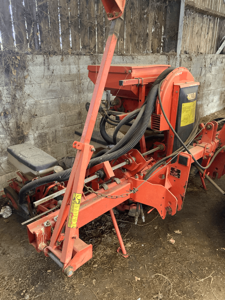 Einzelkornsägerät du type Kuhn PLANTER JUNIOR, Gebrauchtmaschine en CINTHEAUX (Photo 1)