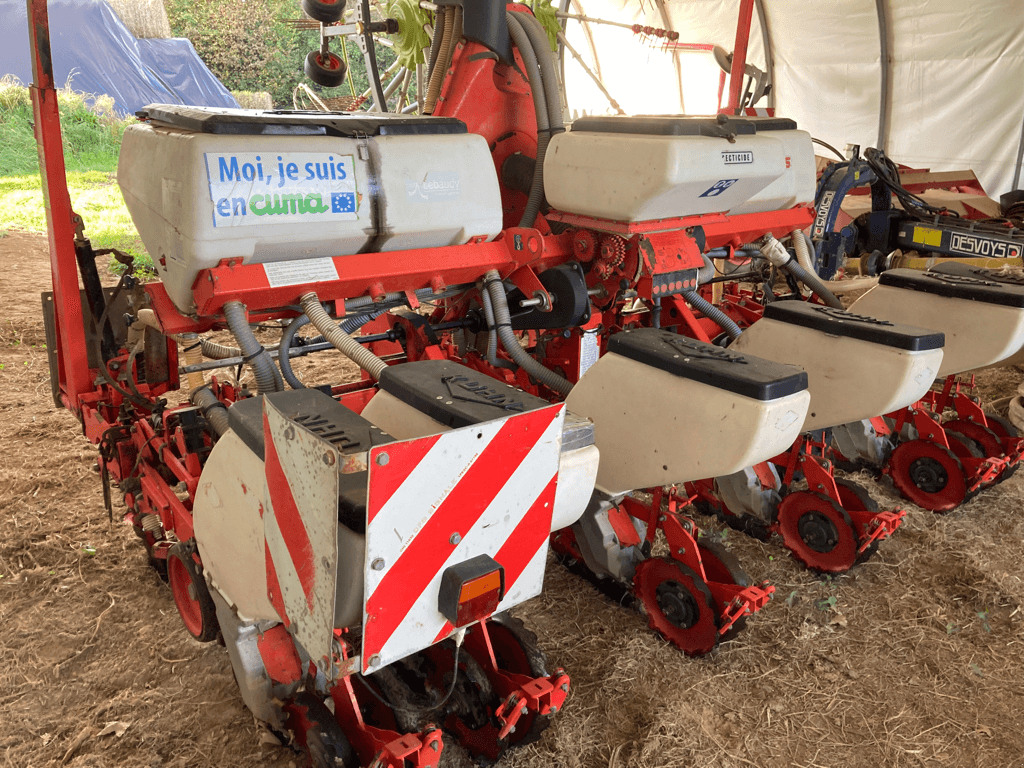 Einzelkornsägerät of the type Kuhn PLANTER, Gebrauchtmaschine in ISIGNY-LE-BUAT (Picture 1)