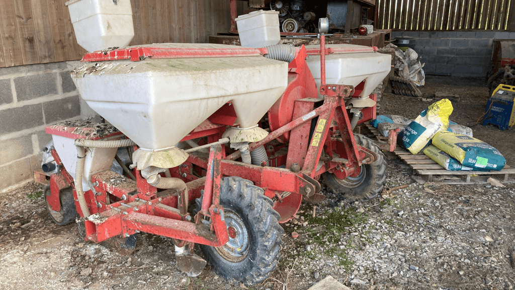 Einzelkornsägerät del tipo Kverneland 4 RANGS, Gebrauchtmaschine en CONDE SUR VIRE (Imagen 3)