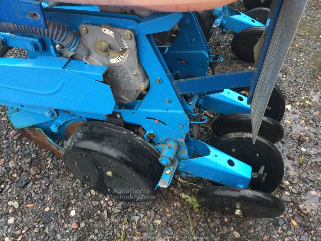 Einzelkornsägerät от тип Monosem NG + 6rangs, Gebrauchtmaschine в Vogelsheim (Снимка 8)