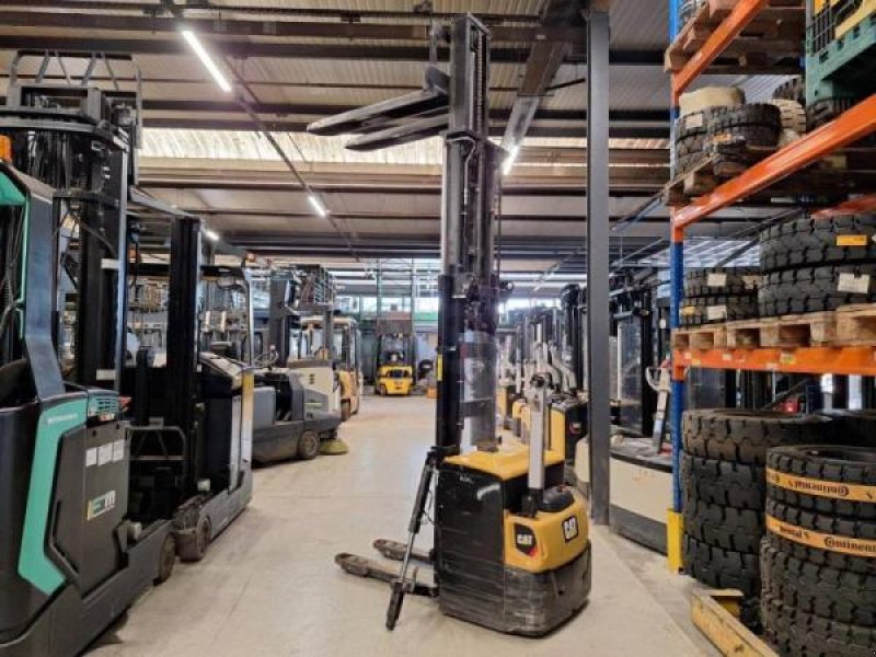 Elektrostapler del tipo Caterpillar NSP16N2, Gebrauchtmaschine en senlis (Imagen 10)