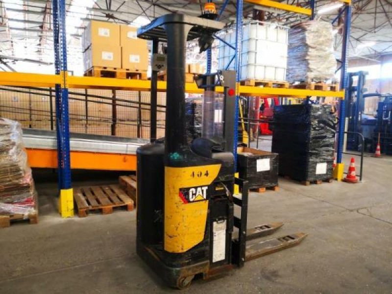 Elektrostapler del tipo Caterpillar NSR12N, Gebrauchtmaschine en senlis (Imagen 1)