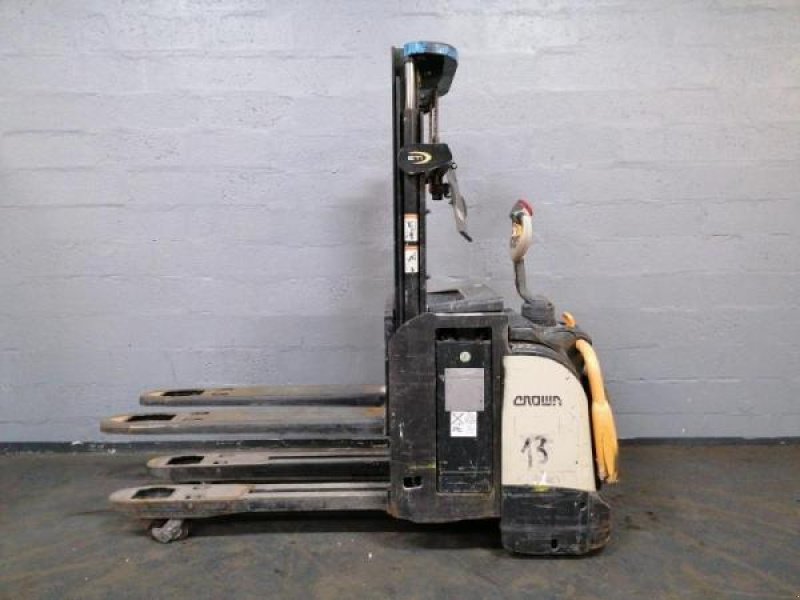 Elektrostapler typu Crown ETI4000, Gebrauchtmaschine w senlis (Zdjęcie 7)