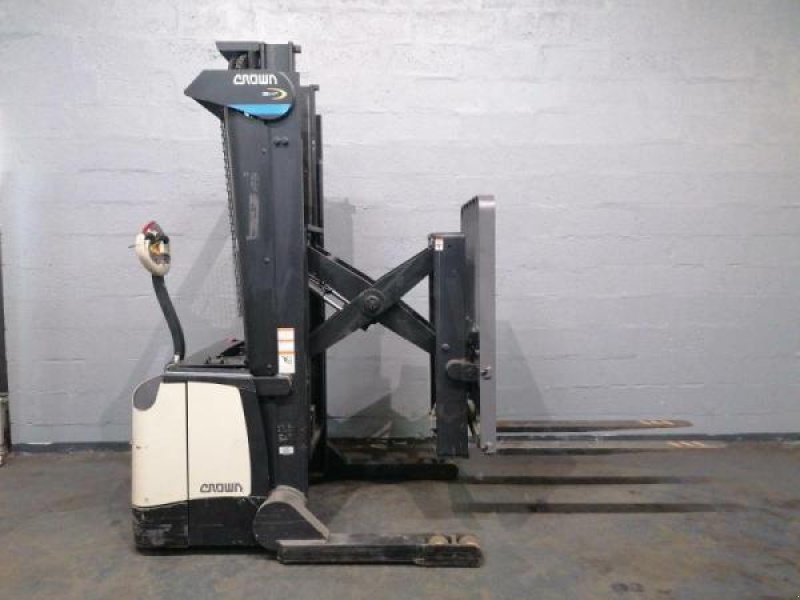 Elektrostapler del tipo Crown SHR5520-1.1, Gebrauchtmaschine In senlis (Immagine 1)