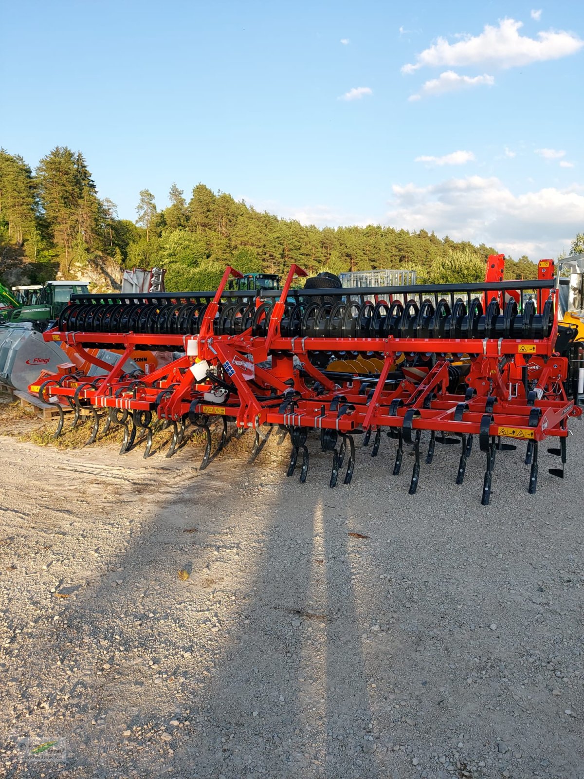 Federzinkengrubber van het type Kuhn Prolander 600R, Neumaschine in Pegnitz-Bronn (Foto 1)