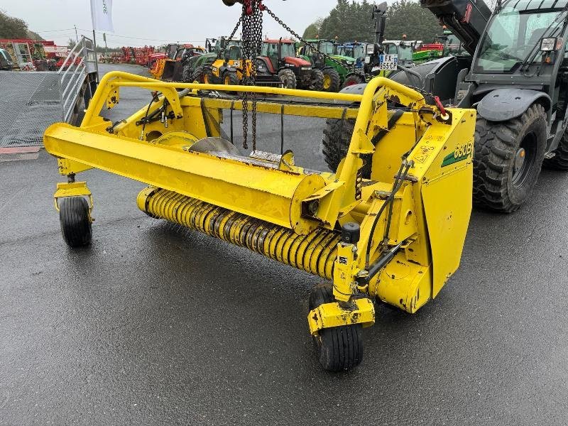 Feldhäcksler Pick-up des Typs John Deere 630B, Gebrauchtmaschine in Wargnies Le Grand (Bild 1)