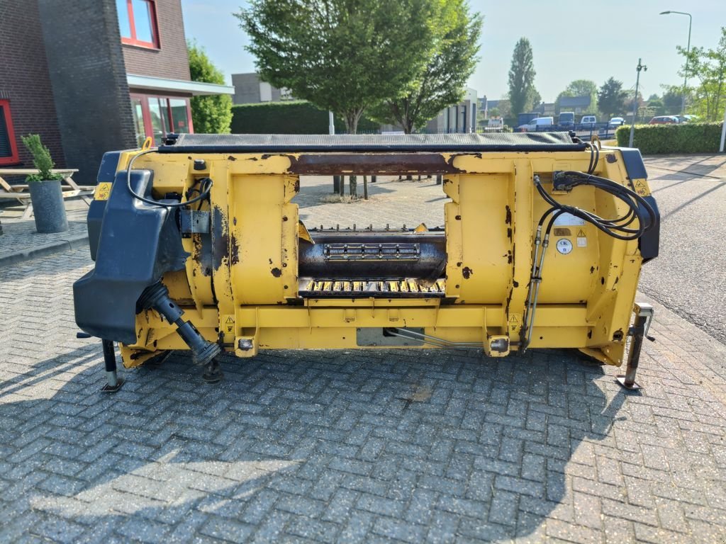 Feldhäcksler Pick-up van het type New Holland 273 Gras Pick Up, Gebrauchtmaschine in BOEKEL (Foto 3)