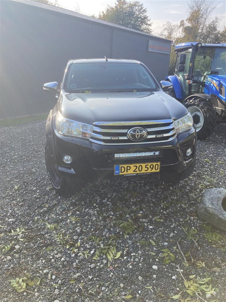 Feldhäcksler Pick-up от тип Toyota Hilux 2,4 D-4D double cab 4X4 Aut. Gear, Gebrauchtmaschine в Glamsbjerg (Снимка 2)