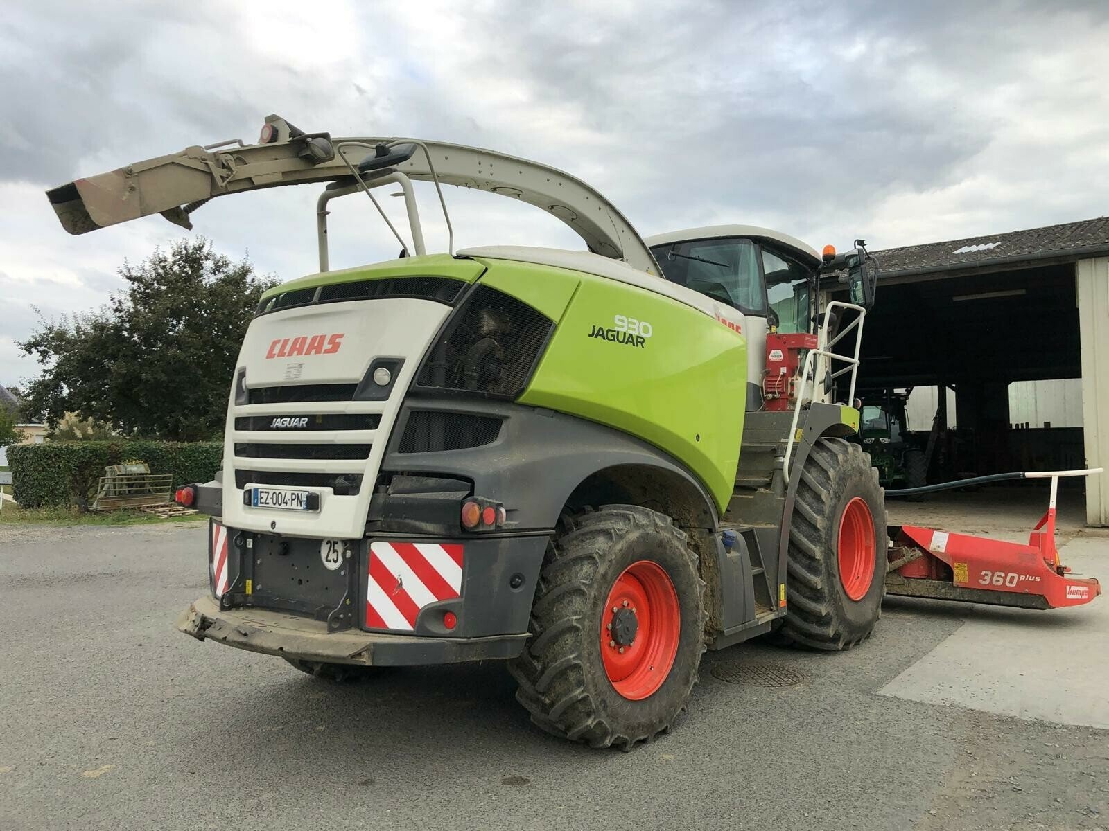 Feldhäcksler tip CLAAS ENSILEUSE JAGUAR 930, Gebrauchtmaschine in ST CLEMENT DE LA PLACE (Poză 5)