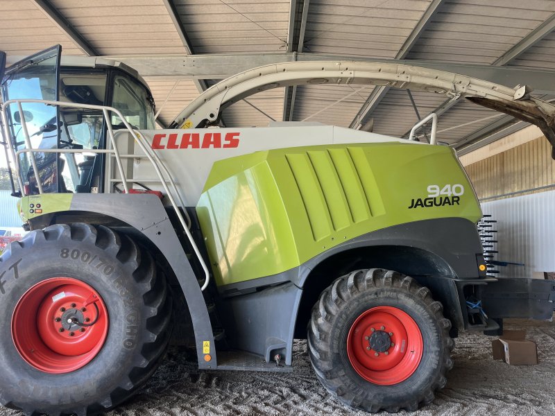 Feldhäcksler des Typs CLAAS ENSILEUSE JAGUAR 940 T4, Gebrauchtmaschine in PONTIVY (Bild 1)