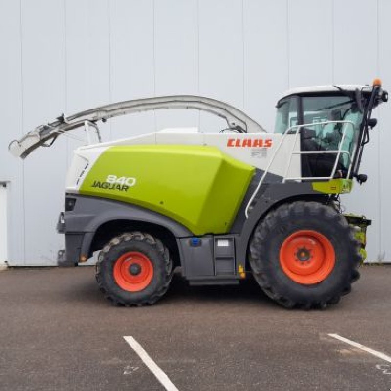 Feldhäcksler des Typs CLAAS JAGUAR 840 T4F, Gebrauchtmaschine in Belleville sur Meuse (Bild 5)