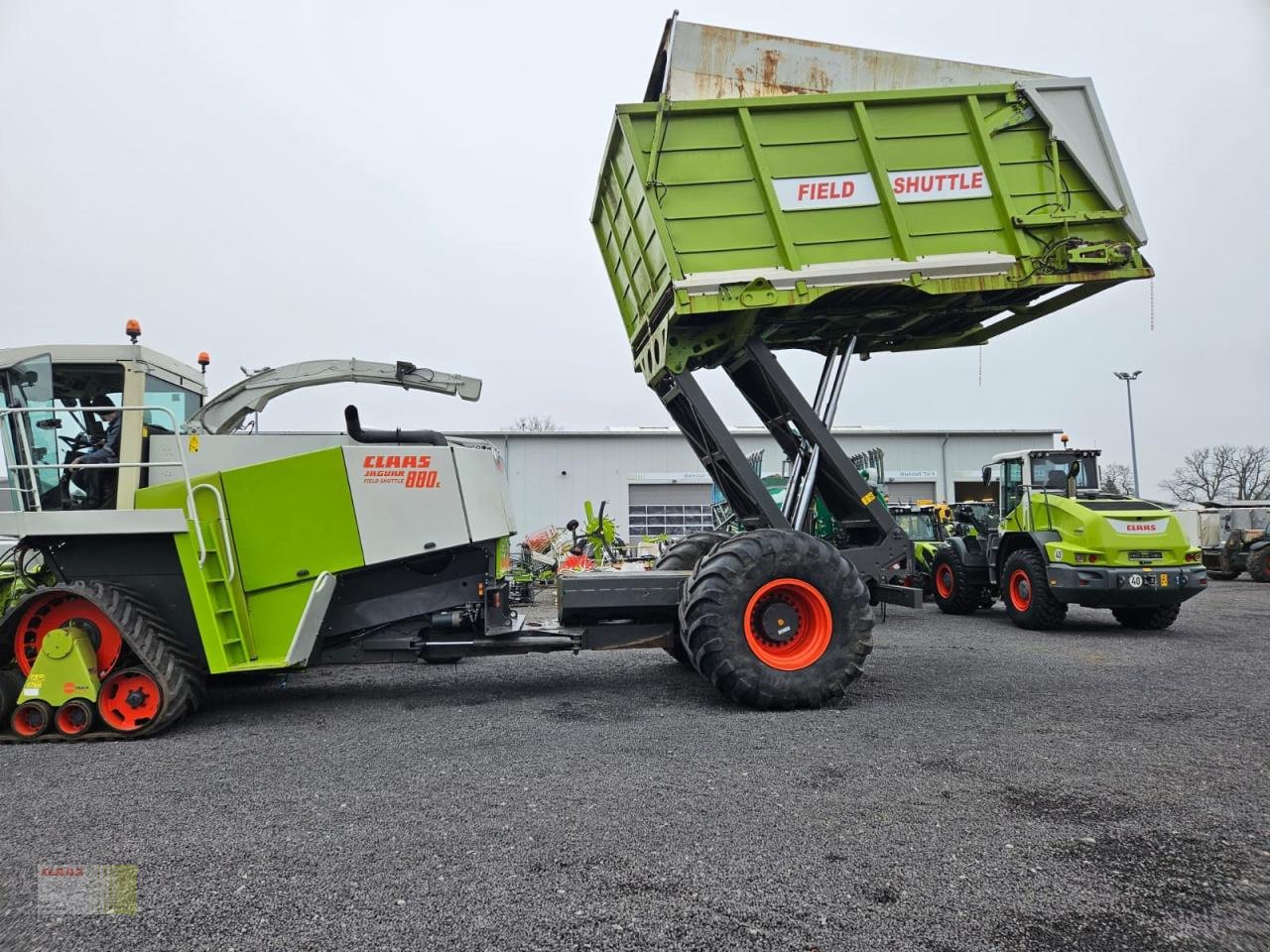 Feldhäcksler типа CLAAS JAGUAR 880 FIELD SHUTTLE, Container 36 cbm, Raupenlaufwerk, ORBIS 450 TS, Gebrauchtmaschine в Westerstede (Фотография 11)