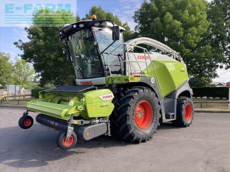 Feldhäcksler типа CLAAS JAGUAR 880 - STAGE V 4WD, Gebrauchtmaschine в CIRENCESTER (Фотография 1)