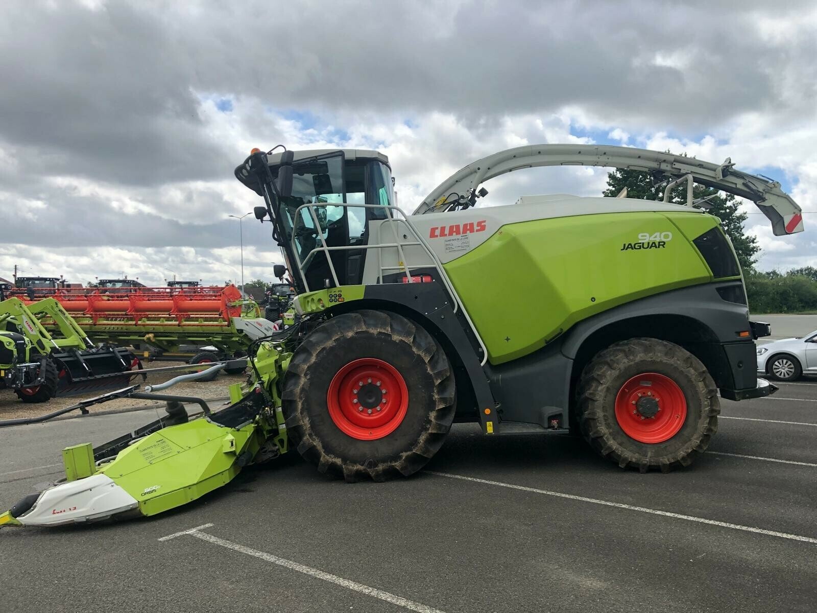 Feldhäcksler des Typs CLAAS JAGUAR 940 T4F TRADITION, Gebrauchtmaschine in ST CLEMENT DE LA PLACE (Bild 2)