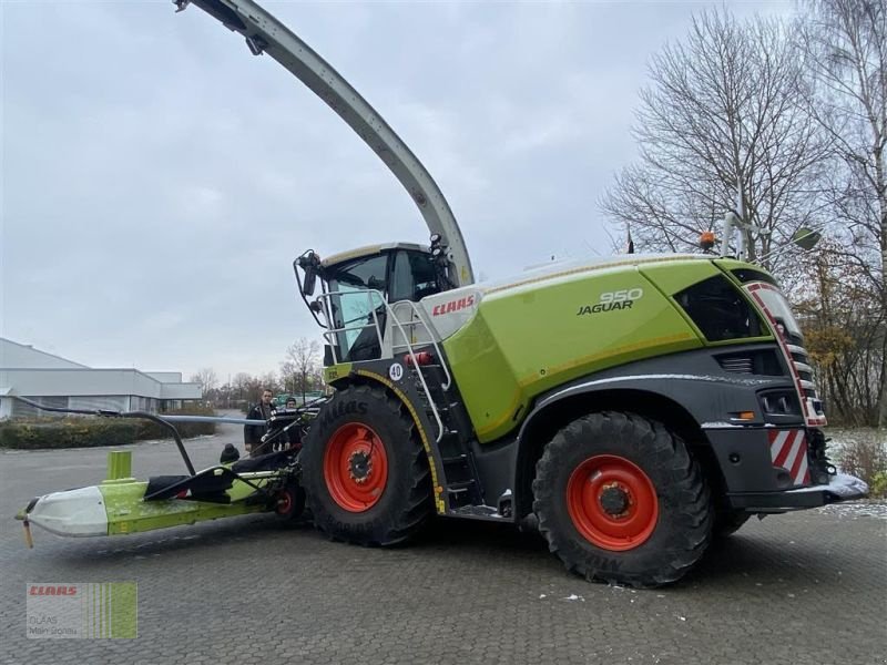 Feldhäcksler des Typs CLAAS JAGUAR 950 MIT ORBIS 750, BJ21, Gebrauchtmaschine in Vohburg (Bild 4)