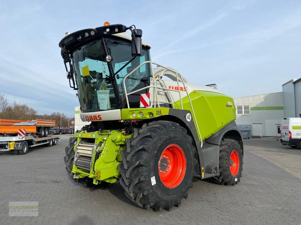 Feldhäcksler van het type CLAAS Jaguar 950 **Orbis 750** Mietrückläufer, Neumaschine in Mühlengeez (Foto 2)