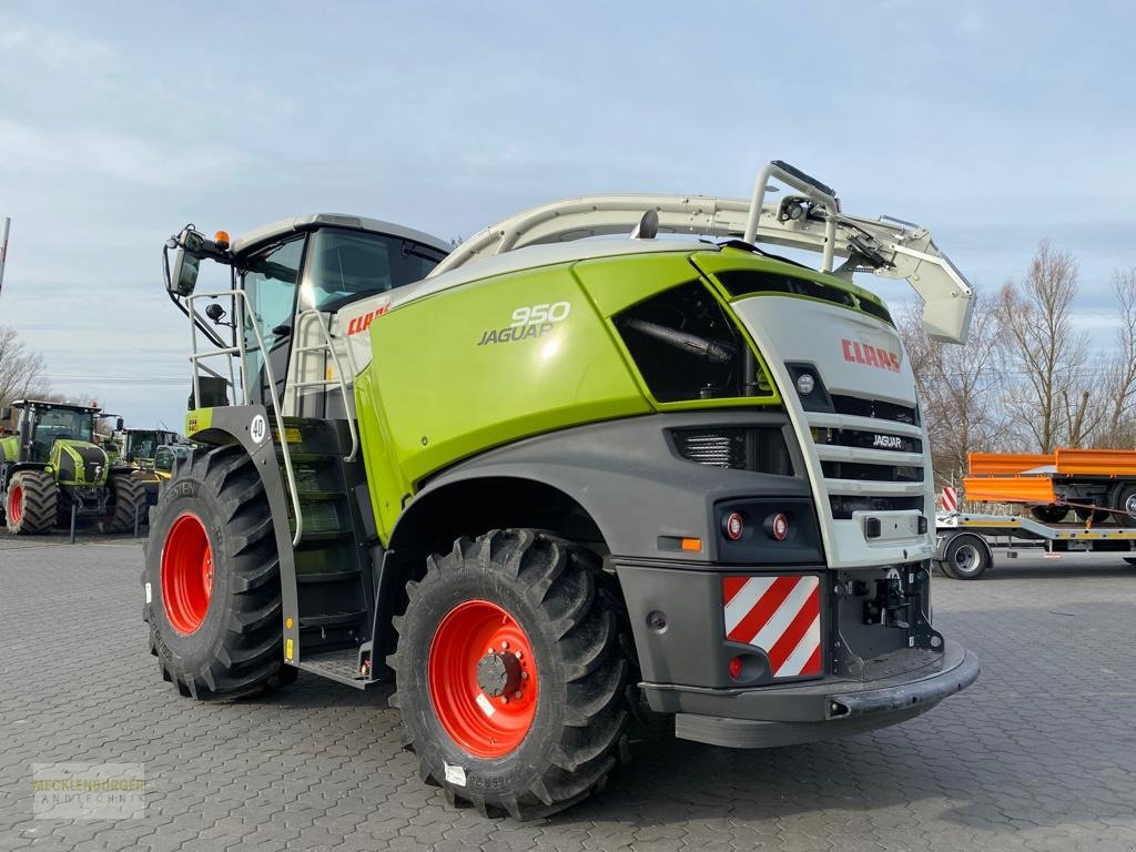 Feldhäcksler van het type CLAAS Jaguar 950 **Orbis 750** Mietrückläufer, Neumaschine in Mühlengeez (Foto 4)