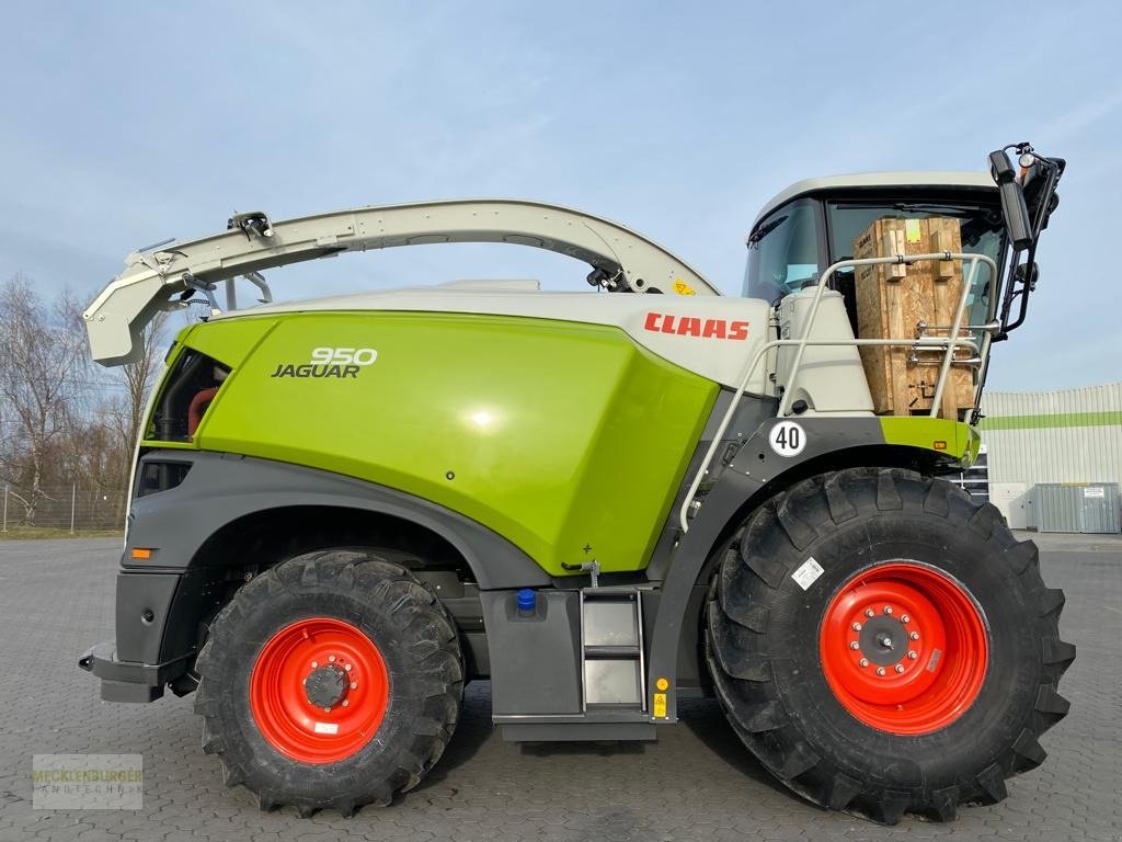 Feldhäcksler van het type CLAAS Jaguar 950 **Orbis 750** Mietrückläufer, Neumaschine in Mühlengeez (Foto 8)