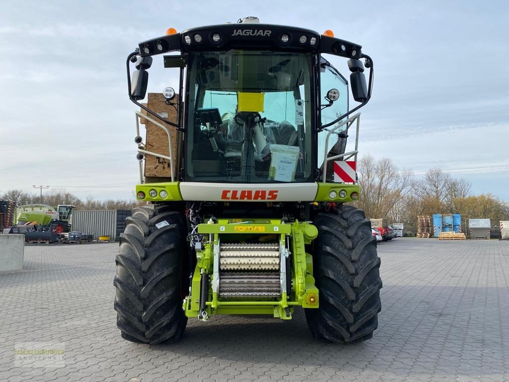 Feldhäcksler van het type CLAAS Jaguar 950 **Orbis 750** Mietrückläufer, Neumaschine in Mühlengeez (Foto 9)