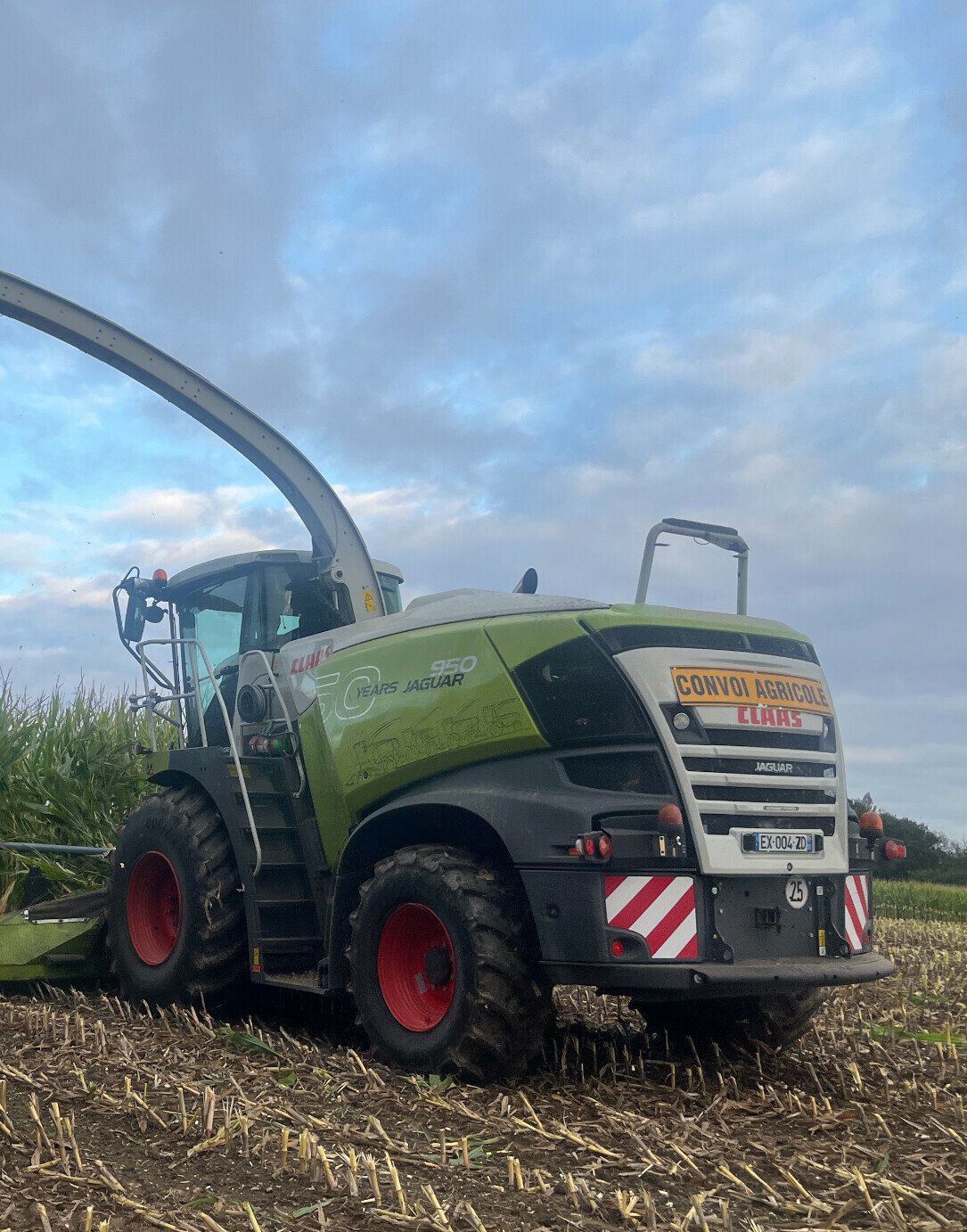 Feldhäcksler типа CLAAS JAGUAR 950 T4 2RM +ORBIS 750, Gebrauchtmaschine в PONTIVY (Фотография 1)