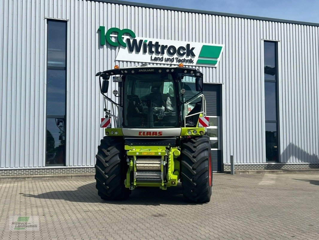 Feldhäcksler of the type CLAAS Jaguar 960, Neumaschine in Georgsheil (Picture 4)