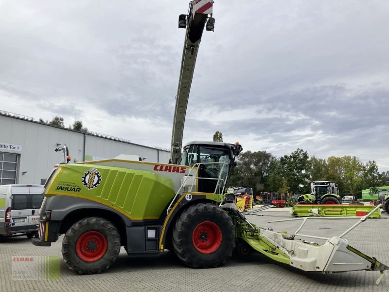 Feldhäcksler van het type CLAAS JAGUAR 970 MIT ORBIS 900, Gebrauchtmaschine in Vohburg (Foto 16)