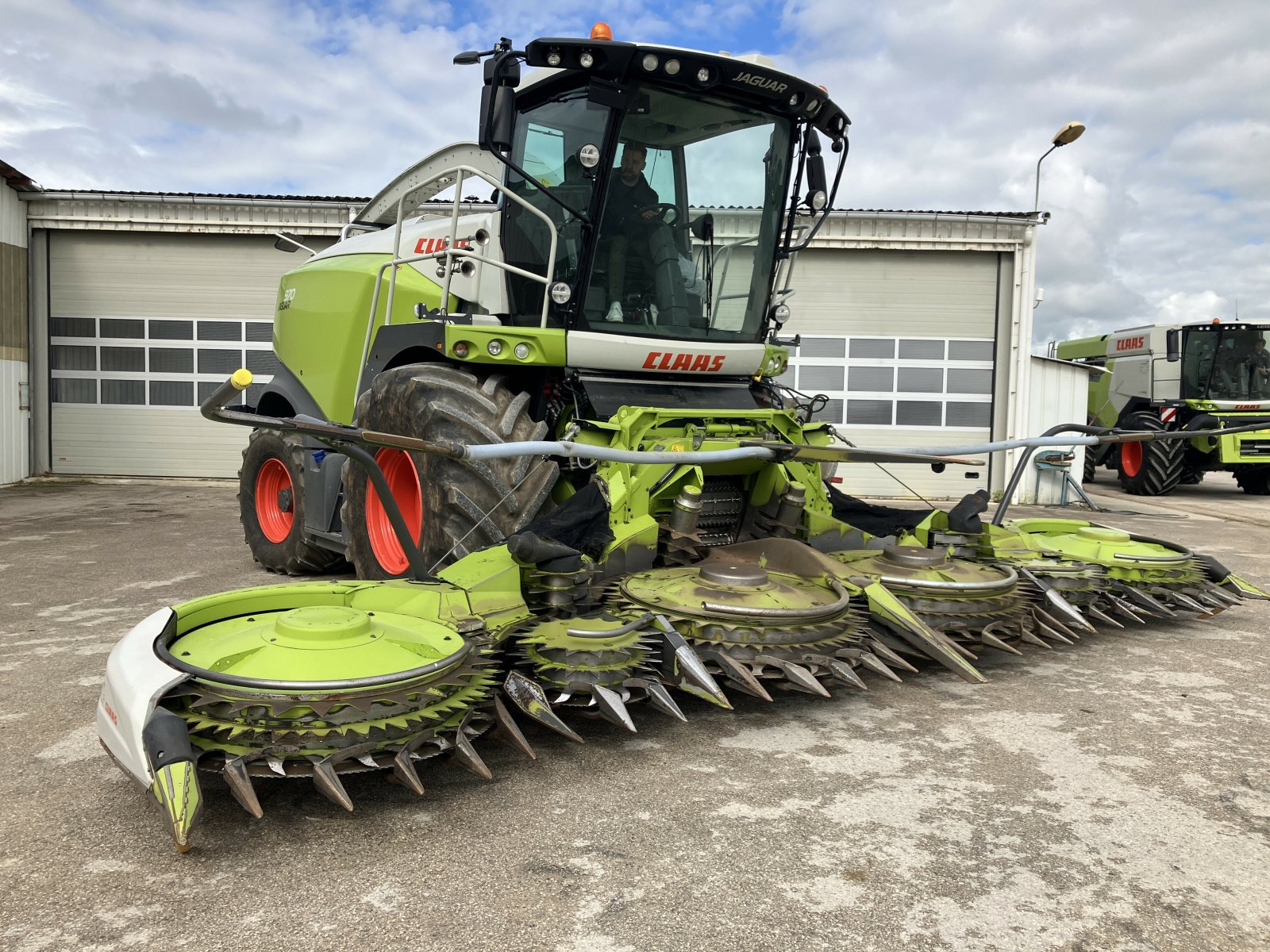 Feldhäcksler van het type CLAAS JAGUAR 970 - S5 4X4, Gebrauchtmaschine in VAROIS & CHAIGNOT (Foto 4)