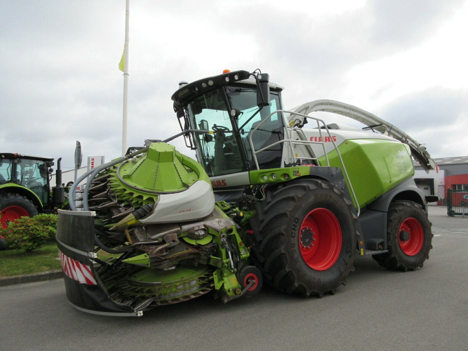 Feldhäcksler des Typs CLAAS JAGUAR 980 - +ORBIS 900, Gebrauchtmaschine in PLOUIGNEAU (Bild 1)