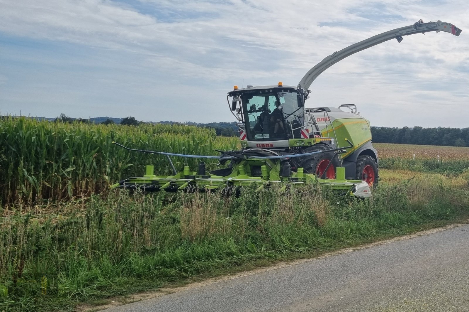 Feldhäcksler van het type CLAAS Jaguar 990 RTK GPS Vollausstattung+orbis 900, Gebrauchtmaschine in Eichendorf (Foto 5)