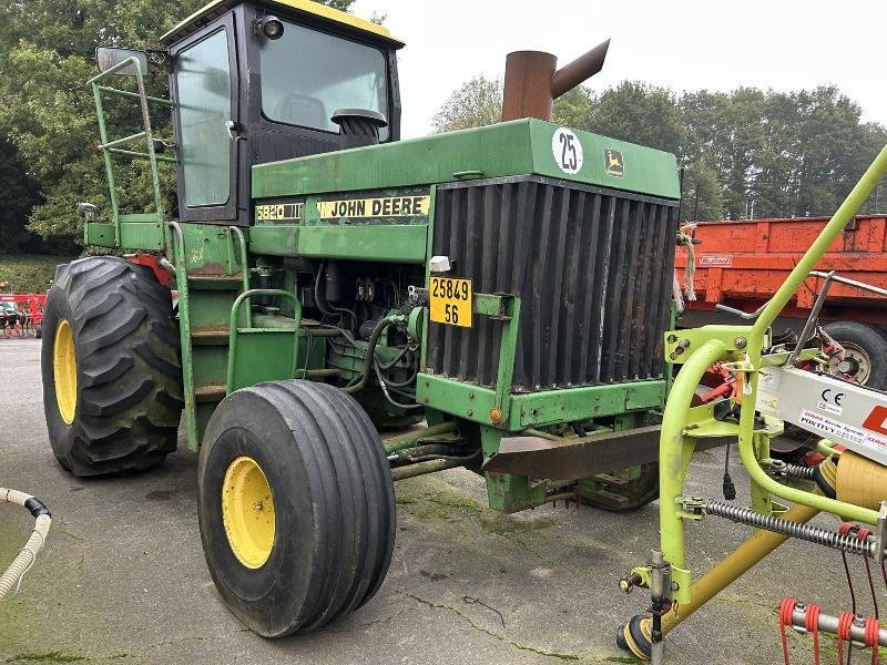 Feldhäcksler du type John Deere 5820, Gebrauchtmaschine en JOSSELIN (Photo 4)