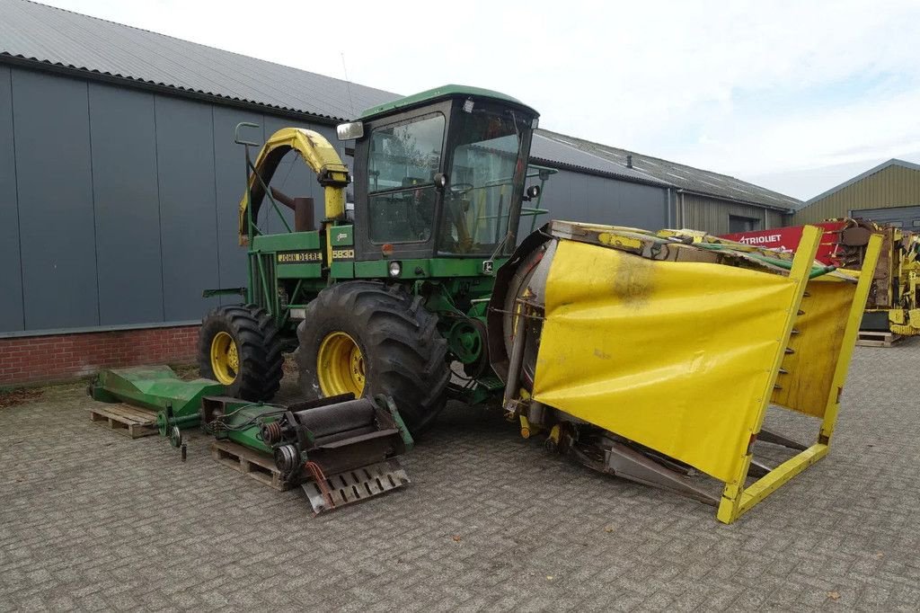 Feldhäcksler typu John Deere 5830, Gebrauchtmaschine v Groningen (Obrázek 1)