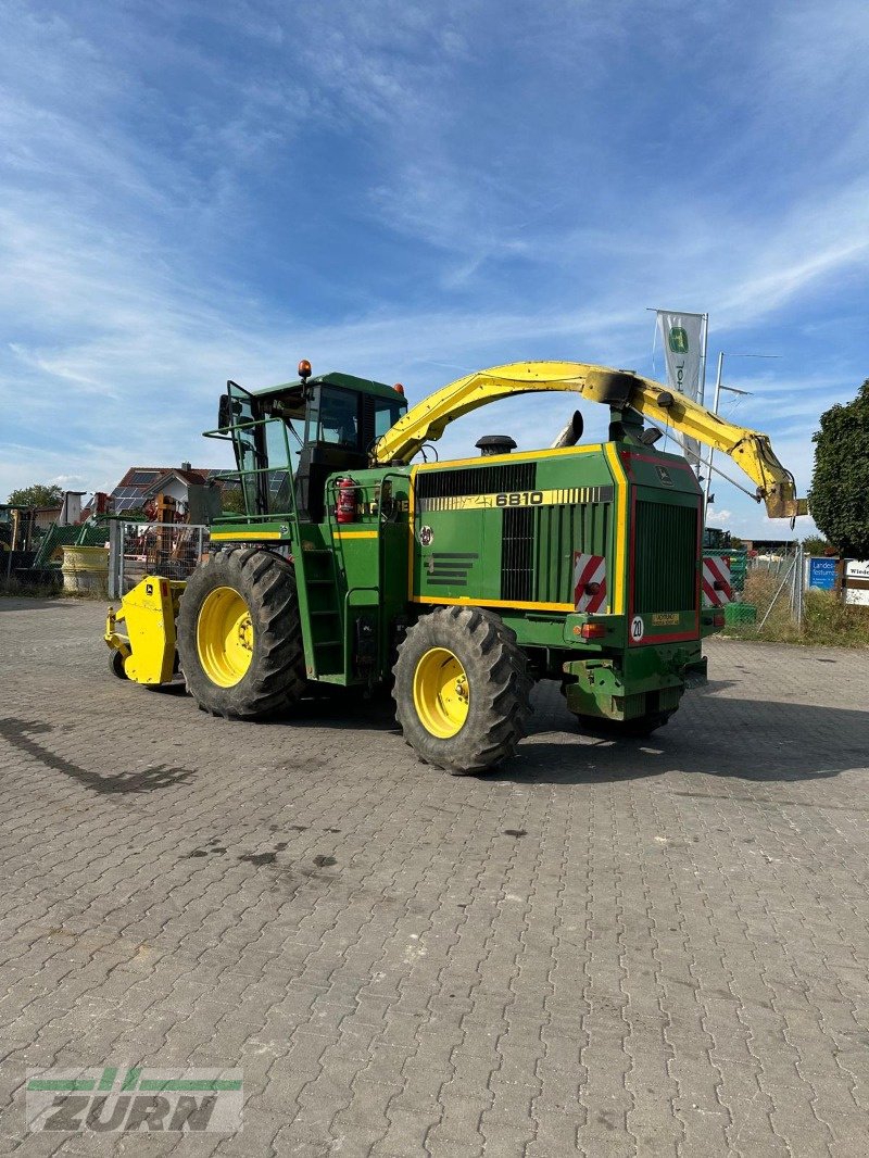 Feldhäcksler des Typs John Deere 6810, Gebrauchtmaschine in Neresheim-Ohmenheim (Bild 3)