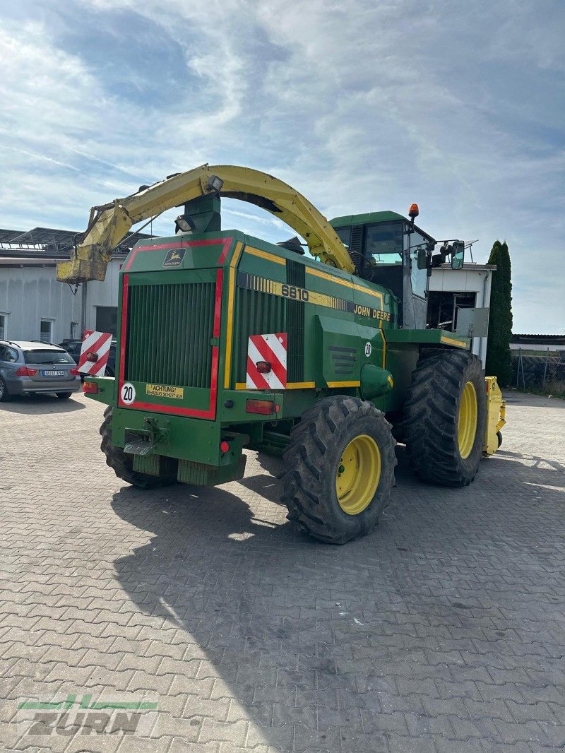 Feldhäcksler des Typs John Deere 6810, Gebrauchtmaschine in Neresheim-Ohmenheim (Bild 4)