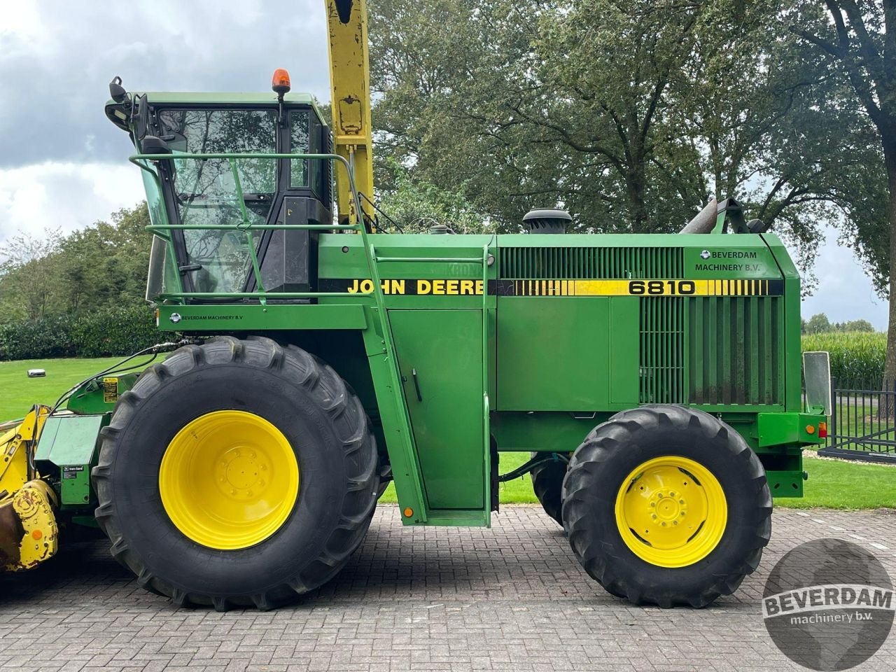 Feldhäcksler tip John Deere 6810, Gebrauchtmaschine in Vriezenveen (Poză 5)