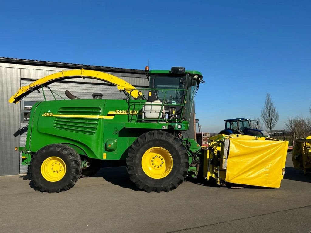 Feldhäcksler tipa John Deere 7300, Gebrauchtmaschine u BENNEKOM (Slika 2)