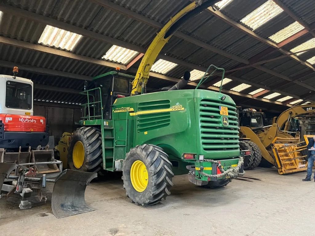 Feldhäcksler of the type John Deere 7300, Gebrauchtmaschine in BENNEKOM (Picture 1)