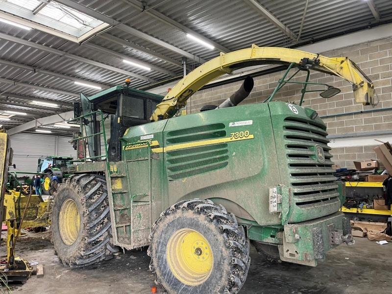 Feldhäcksler Türe ait John Deere 7300, Gebrauchtmaschine içinde VOUZIERS (resim 1)