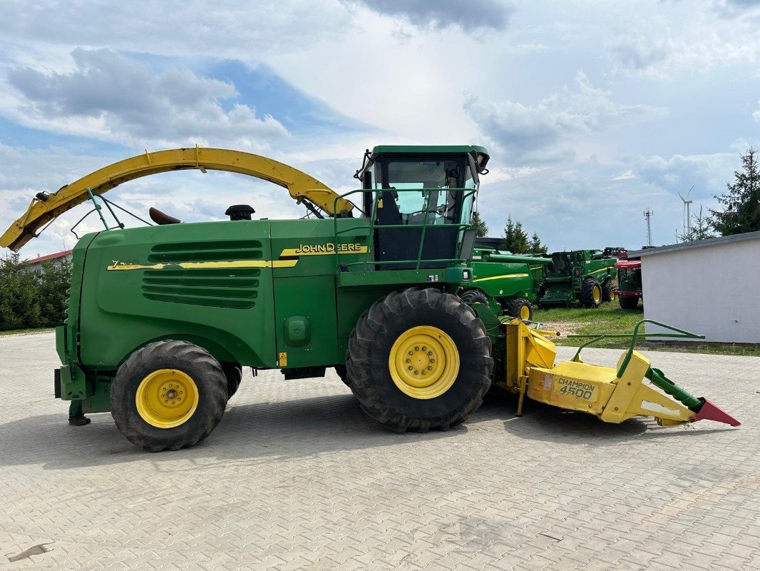 Feldhäcksler des Typs John Deere 7300, Gebrauchtmaschine in Mrągowo (Bild 7)