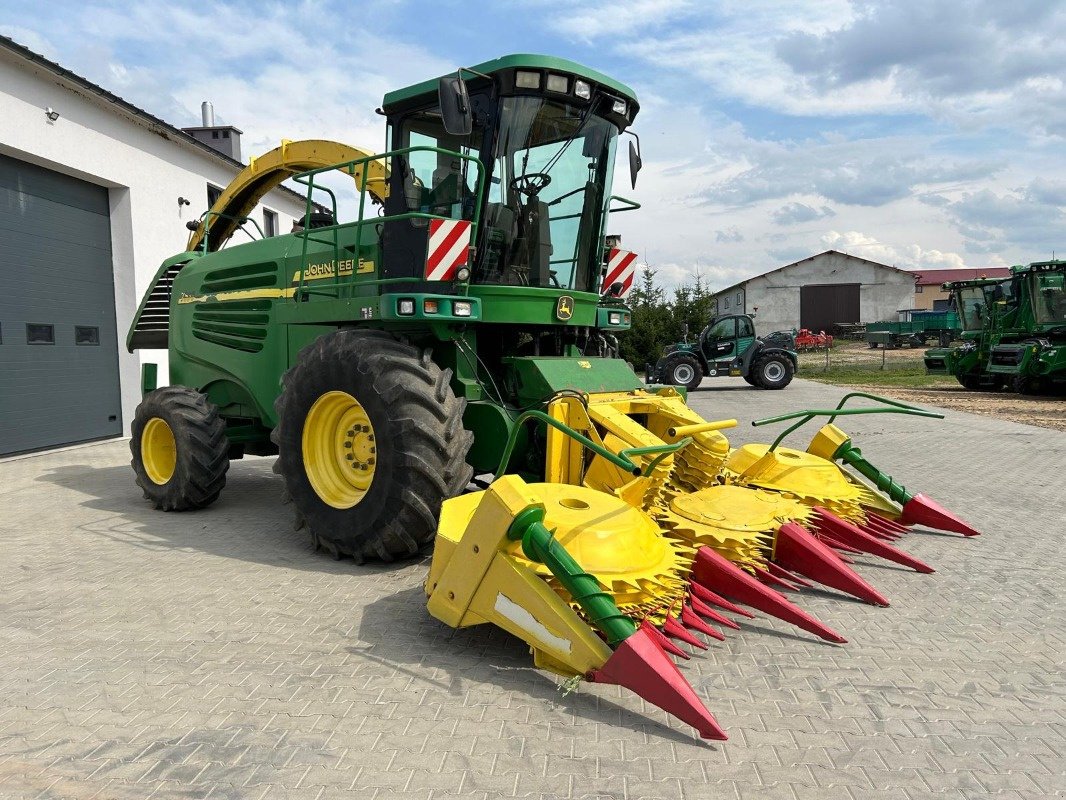 Feldhäcksler des Typs John Deere 7300, Gebrauchtmaschine in Mrągowo (Bild 8)