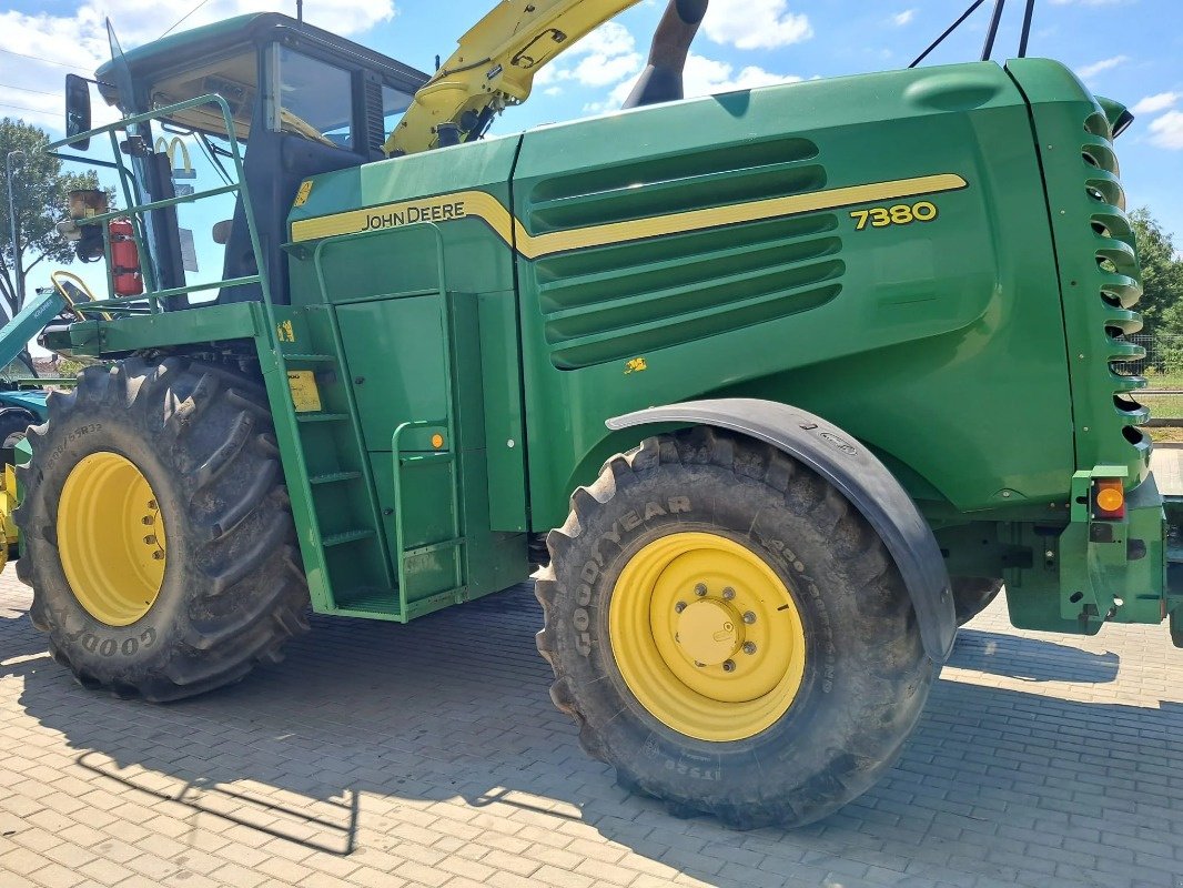 Feldhäcksler typu John Deere 7380, Gebrauchtmaschine w Mrągowo (Zdjęcie 2)