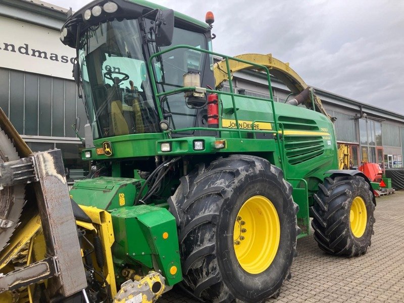 Feldhäcksler des Typs John Deere 7450 i, Gebrauchtmaschine in Regensdorf (Bild 1)