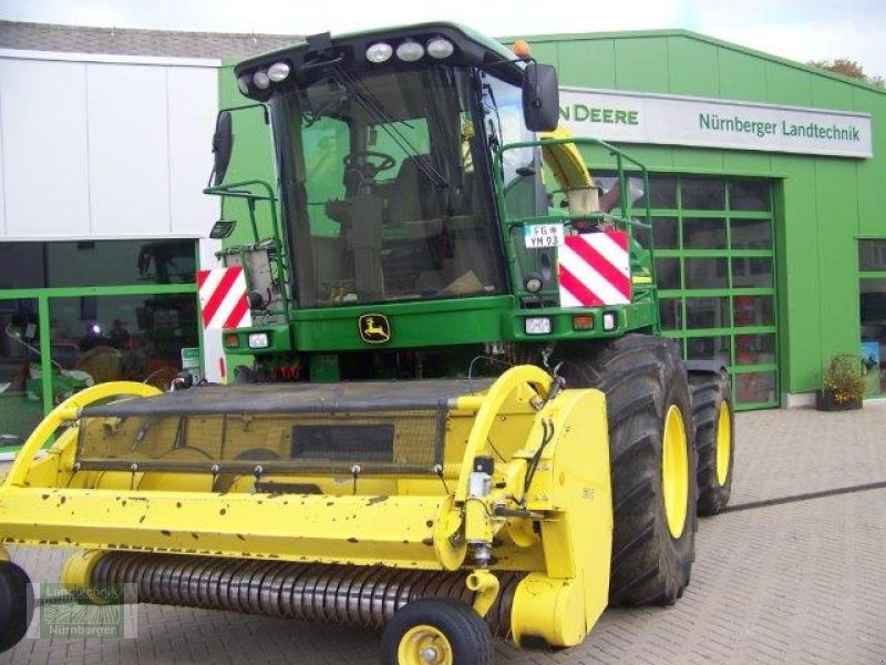 Feldhäcksler of the type John Deere 7450i, Mietmaschine in Leubsdorf (Picture 1)