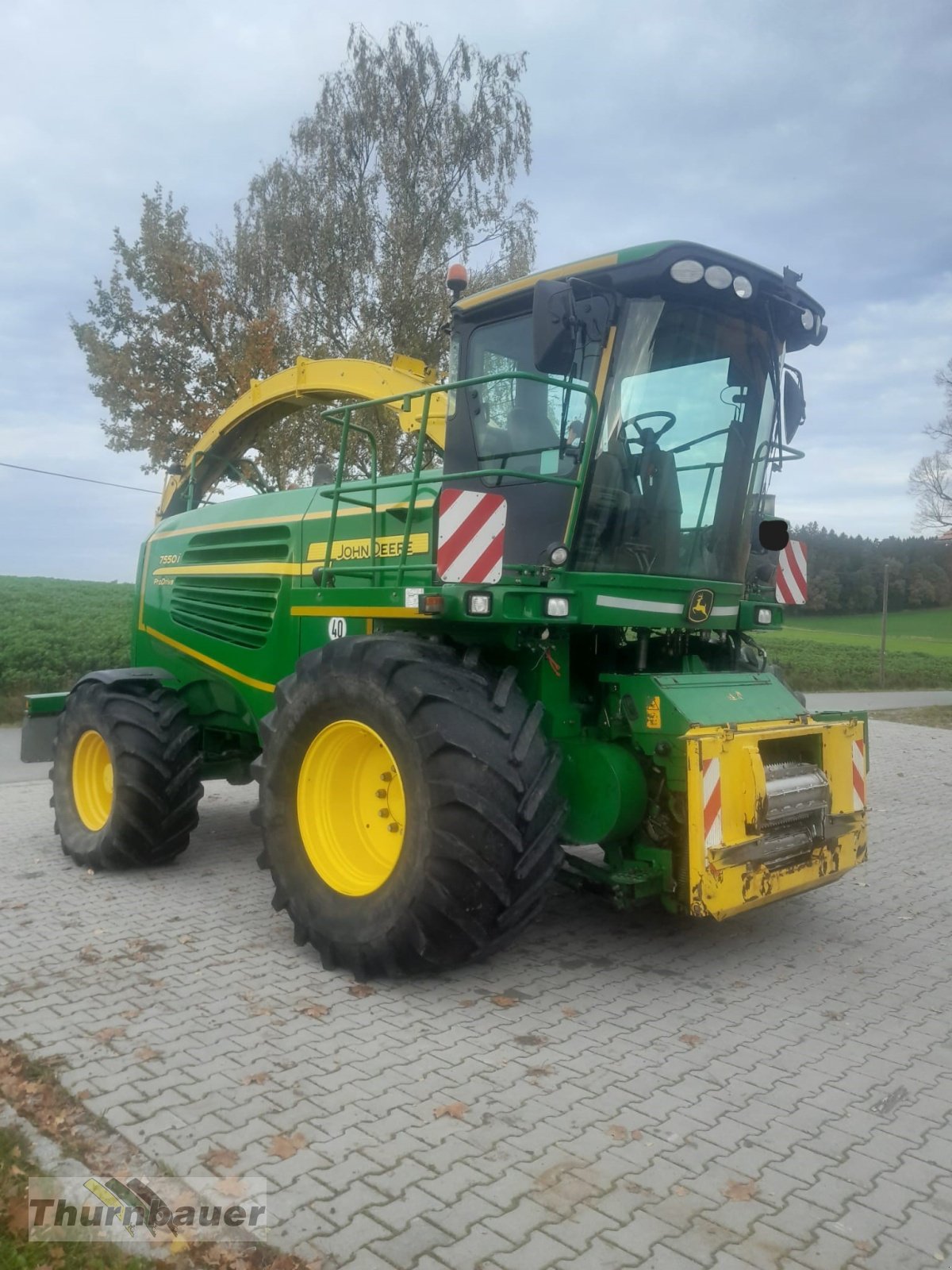 Feldhäcksler des Typs John Deere 7550i, Gebrauchtmaschine in Bodenmais (Bild 1)