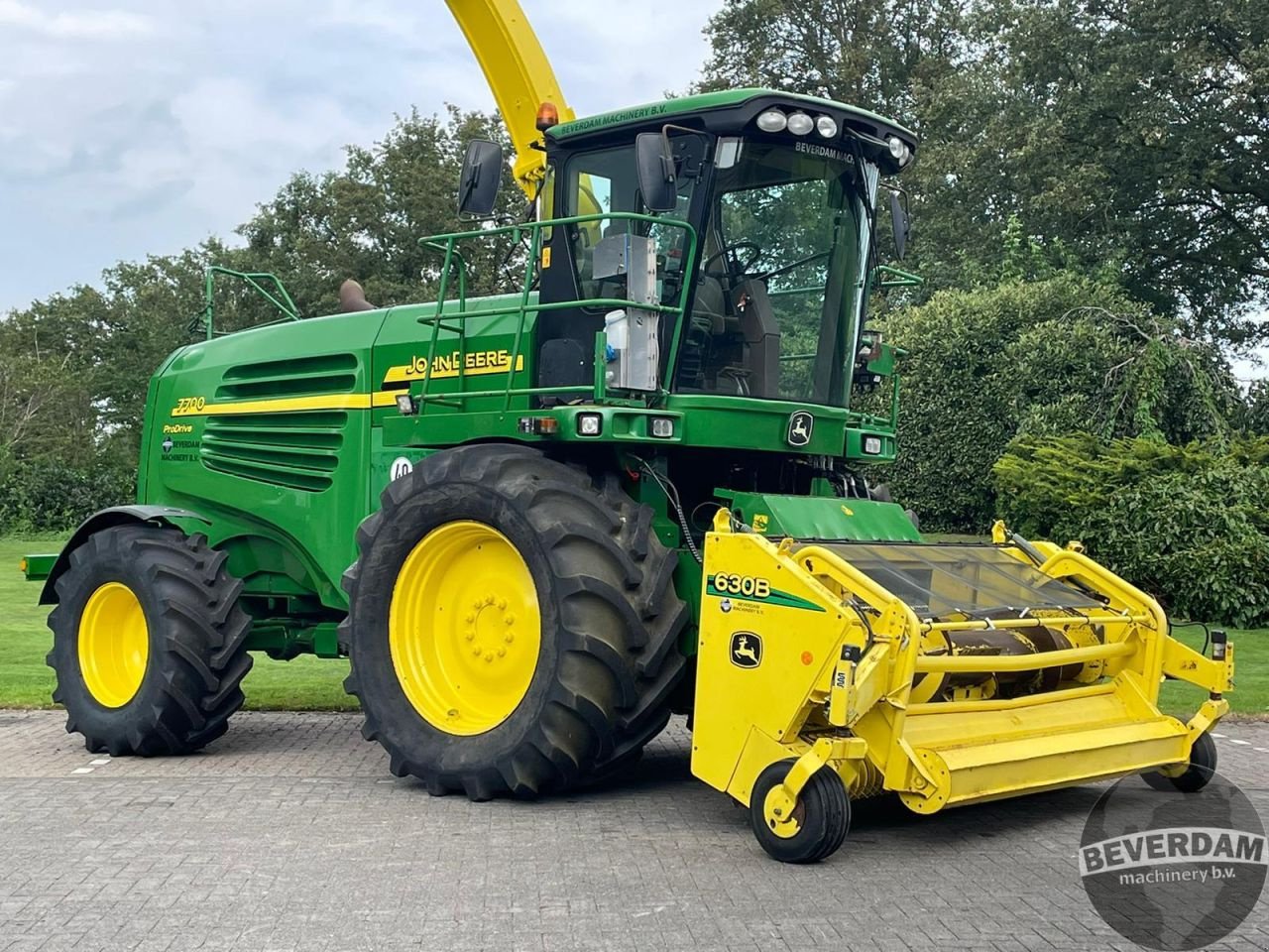 Feldhäcksler des Typs John Deere 7700, Gebrauchtmaschine in Vriezenveen (Bild 2)